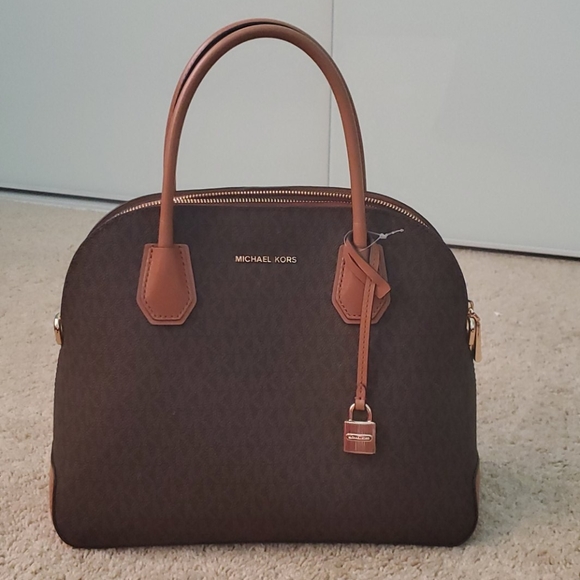 Michael Kors Handbags - Michael Kors satchel